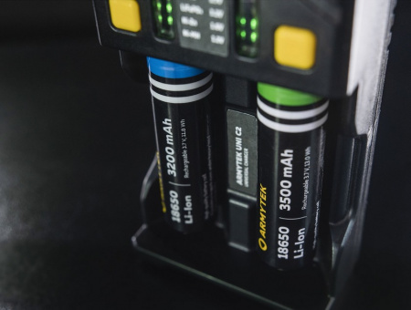 Зарядное уст-во Armytek Uni C2 Plug Type C