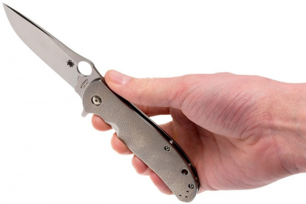 Нож складной Spyderco Advocate 